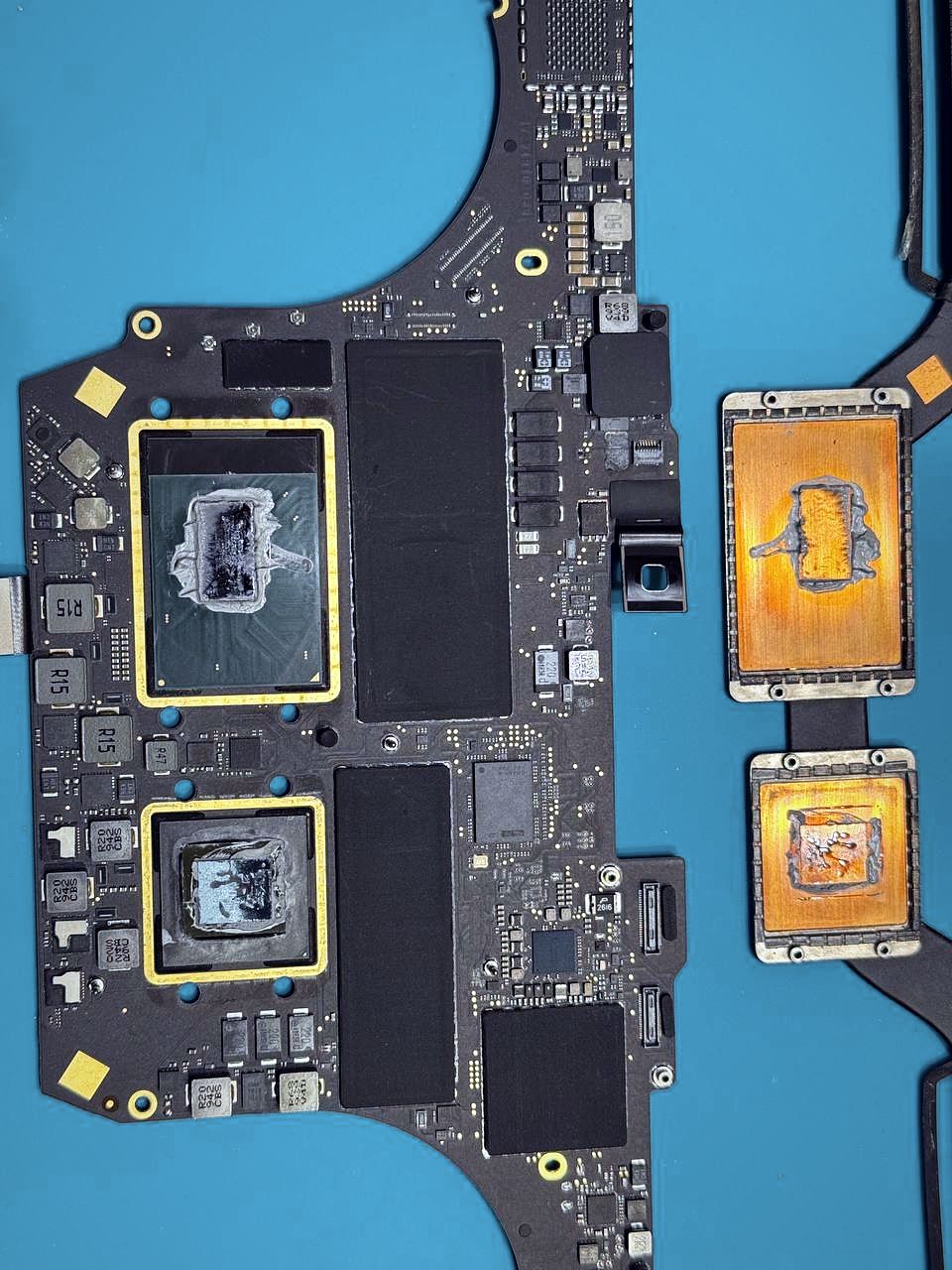 Чистка MacBook от пыли в мастерской Apple Duma